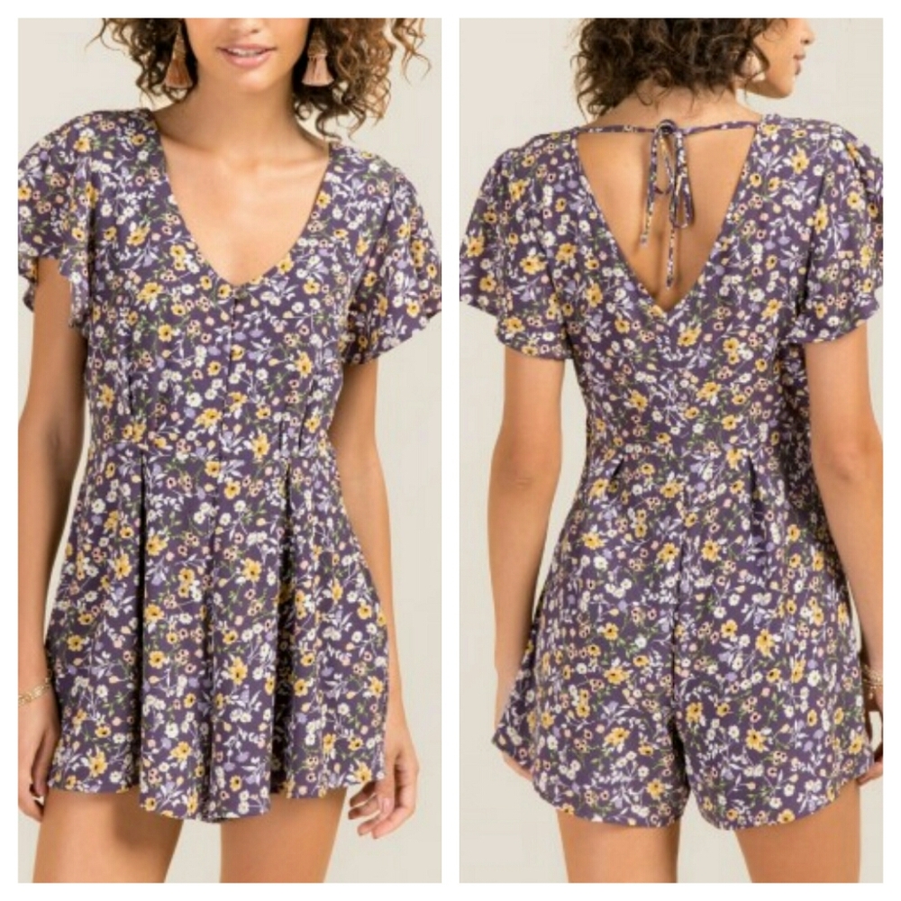 Francesca's Isabelle Ditsy Floral Romper Sz Medium
